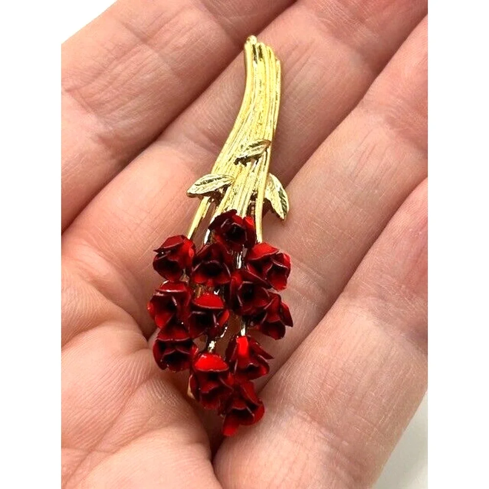Vintage Avon Jewelry DM97‎ Gold Tone Dozen Enamel Red Roses Brooch Pin 2.5